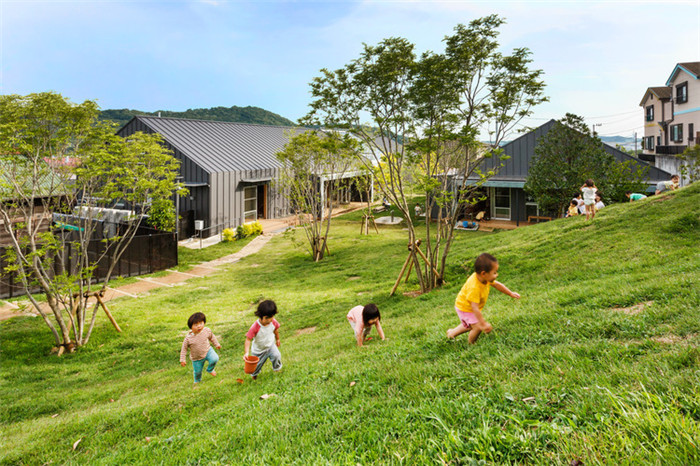 親近自然的榕樹主題幼兒園托兒所裝修設計案例