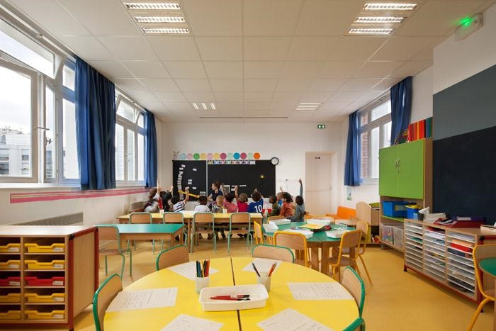 以彩虹為主題的法國幼兒園教室裝修設(shè)計(jì)方案