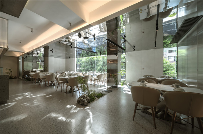 用餐區裝修設計-餐廳引導吧臺裝修設計-鄭州宏鈺堂分享綠色現代風港式茶餐廳裝修設計方案