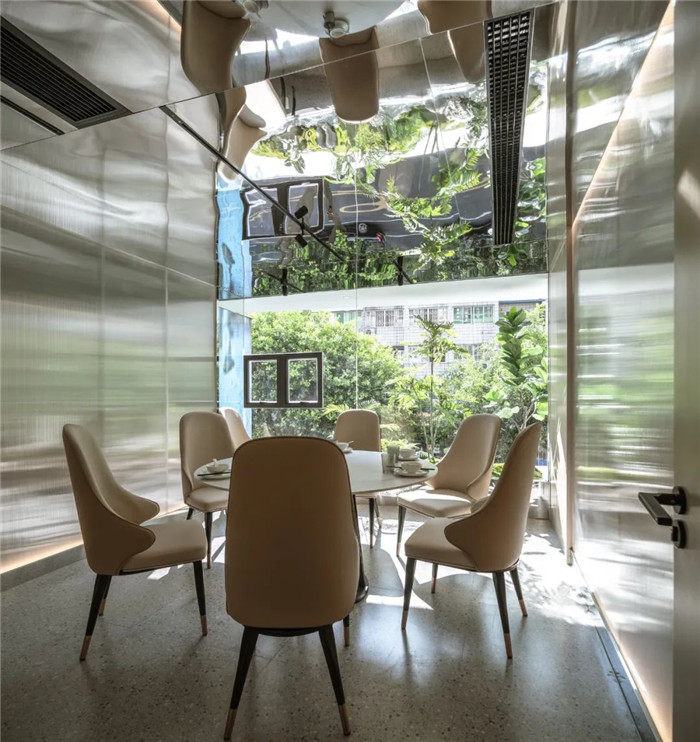 餐廳包房設計圖-餐廳引導吧臺裝修設計-鄭州宏鈺堂分享綠色現代風港式茶餐廳裝修設計方案