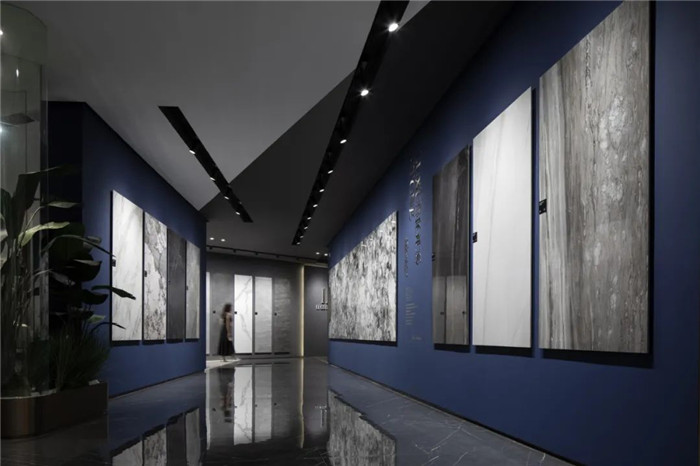 瓷磚展示區裝修設計-現代藝術風高端意大利瓷磚展廳兼辦公裝修實景圖