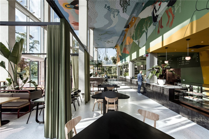 鄭州餐廳裝修公司分享國外藝術(shù)餐廳裝修設(shè)計方案