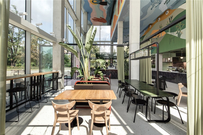 鄭州餐廳裝修公司分享國外藝術(shù)餐廳裝修設(shè)計方案